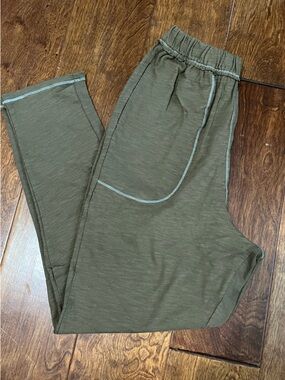NWOT Zenana Outfitters Olive Jogger Pants with Contrast Stitching